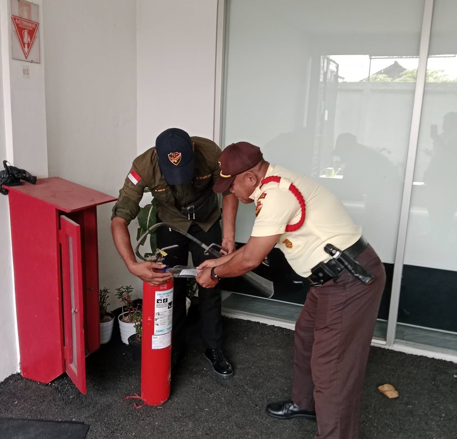 Pemadam Kebakaran Dasar & Lanjutan — foto 1