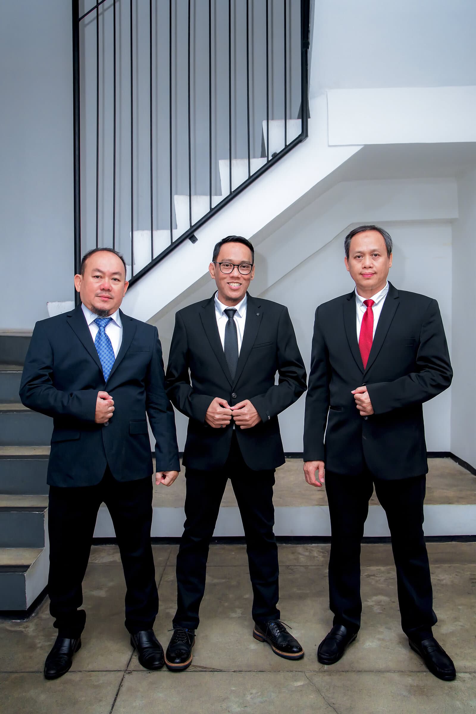 Jajaran pimpinan PT Tri Garda Abbas, dari kiri ke kanan: Direktur Operasional Achmad Zaini, Presiden Direktur Arie A Furqon, Komisaris Achmad Ridwan